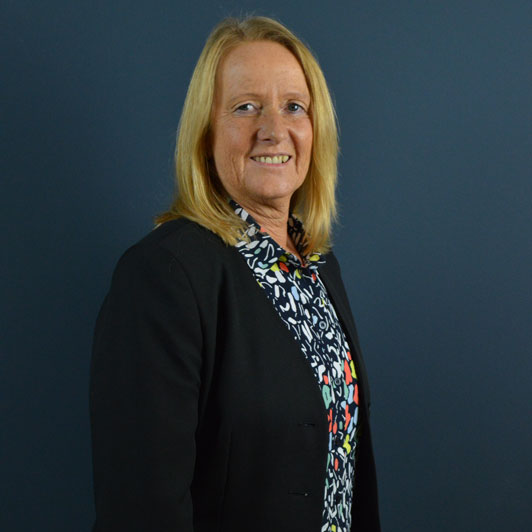 Angelika Herok ist Vertriebsleiterin bei Systrade in Frankfurt Angelika Herokist Vertriebsleiterin bei Systrade in Frankfurt